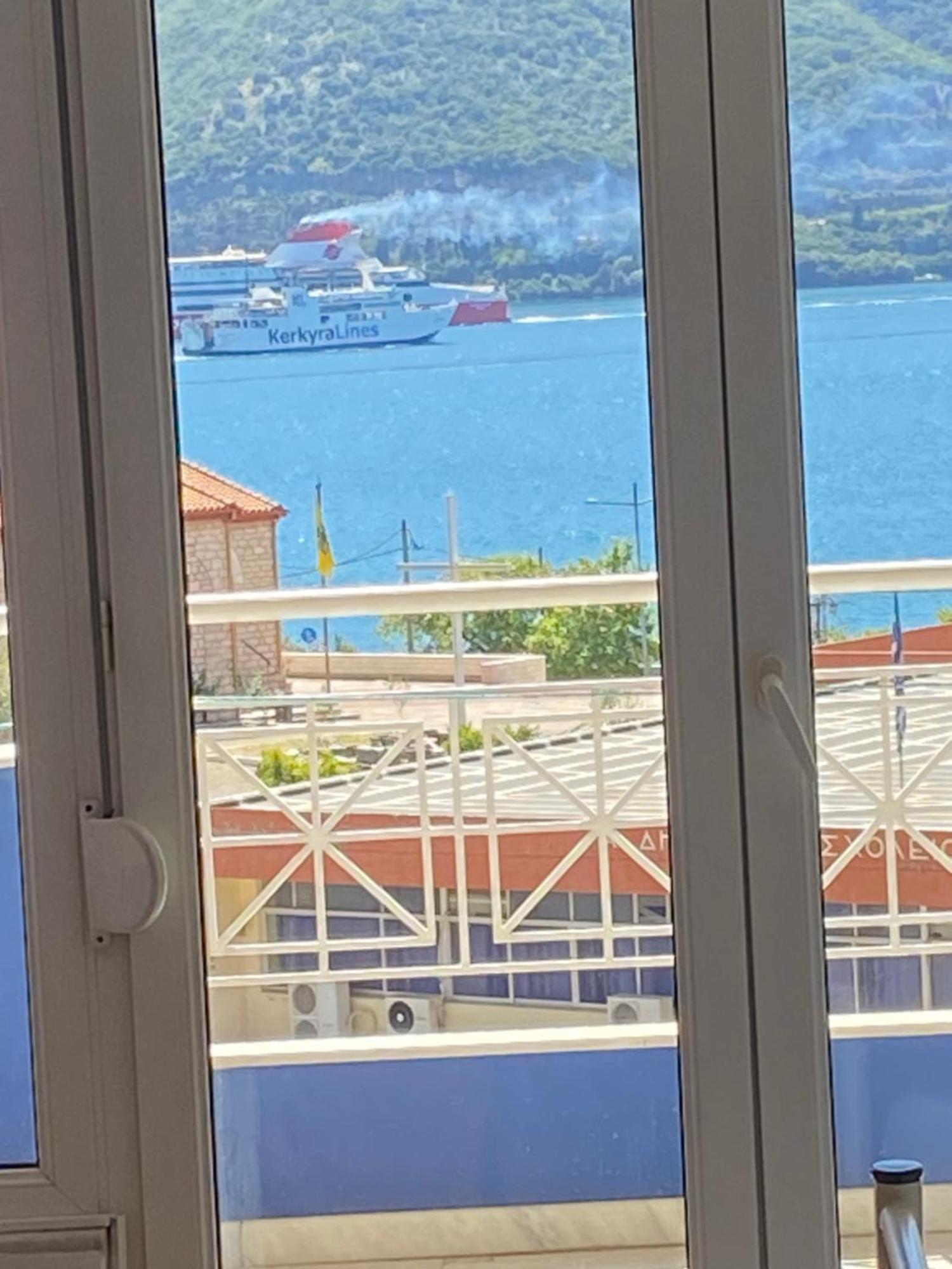 Maria'S Roomstudios Apartments Flats To Let Seaside Heart City Chantzara Spyropoulos Игуменица Екстериор снимка