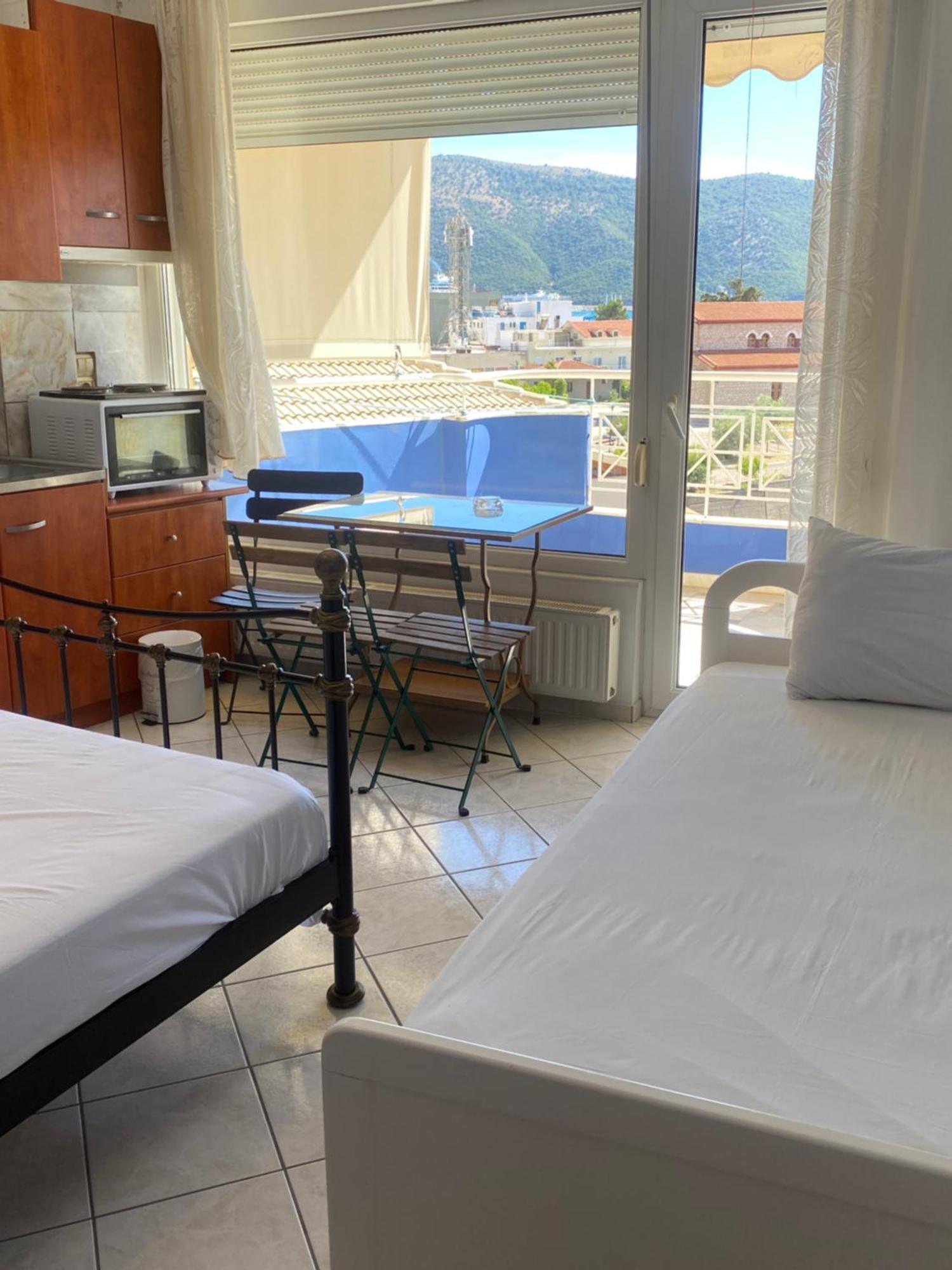 Maria'S Roomstudios Apartments Flats To Let Seaside Heart City Chantzara Spyropoulos Игуменица Екстериор снимка